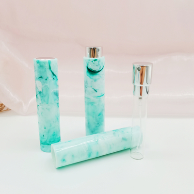 Colore personalizzato 8ml della bottiglia di profumo riutilizzabile del modello di marmo dell'iniezione di plastica
