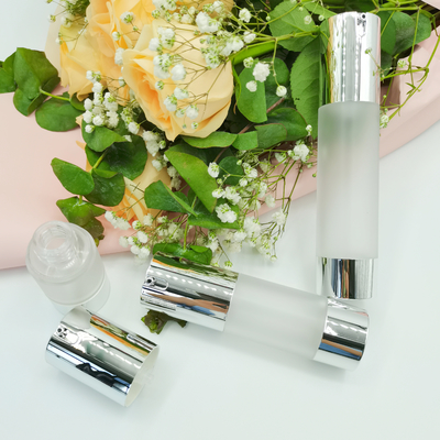 Colore d'argento brillante 15ml, 30ml, 50ml Skincare di prezzo franco fabbrica che imballa bottiglia senz'aria di lusso 2022