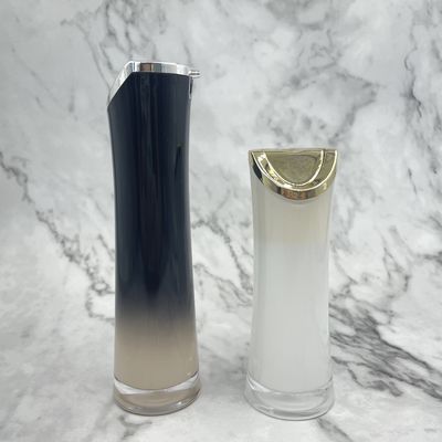 Bottiglia senz'aria d'imballaggio cosmetica acrilica di lusso 50ml 100ml con l'ugello di forma di foglia
