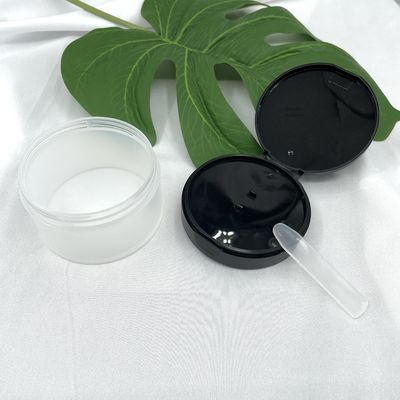 il cosmetico di plastica 80g stona la maschera facciale dei chiari contenitori con il cucchiaio/ruspa spianatrice