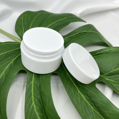 Il viaggio ha messo i barattoli cosmetici di plastica ha metallizzato i contenitori che vuoti della crema di fronte 15g ha personalizzato il colore