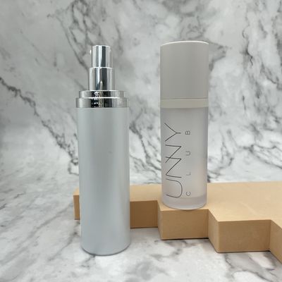 Il giro senz'aria vuoto della bottiglia di Skincare 50ml dell'ABS/diritto mette la superficie sulle spalle metallizzata