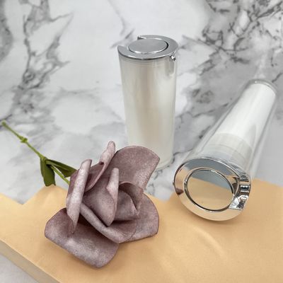 Forma rotonda metallizzata d'argento acrilica senz'aria della bottiglia 50ml della pompa di Pearl White 30ml