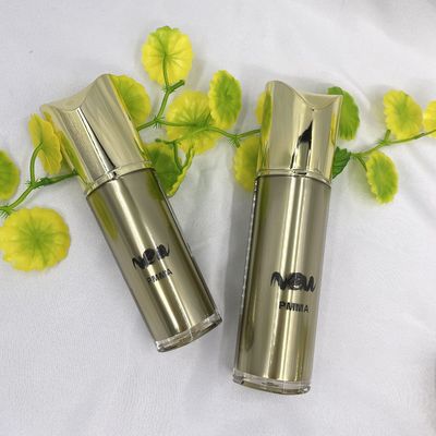 Contenitori cosmetici riutilizzabili 80ml 100ml di forma della pompa dell'oro cosmetico speciale della bottiglia
