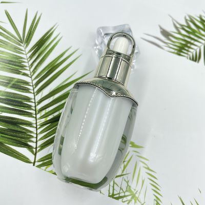 Doppio strato ovale acrilico di forma della bottiglia del contagoccia del contenitore 10ml dell'olio essenziale