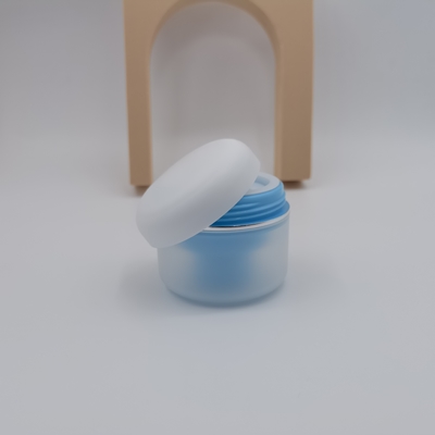 I pp rotondi raddoppiano il barattolo cosmetico della crema 100g per l'idratante di cura di pelle